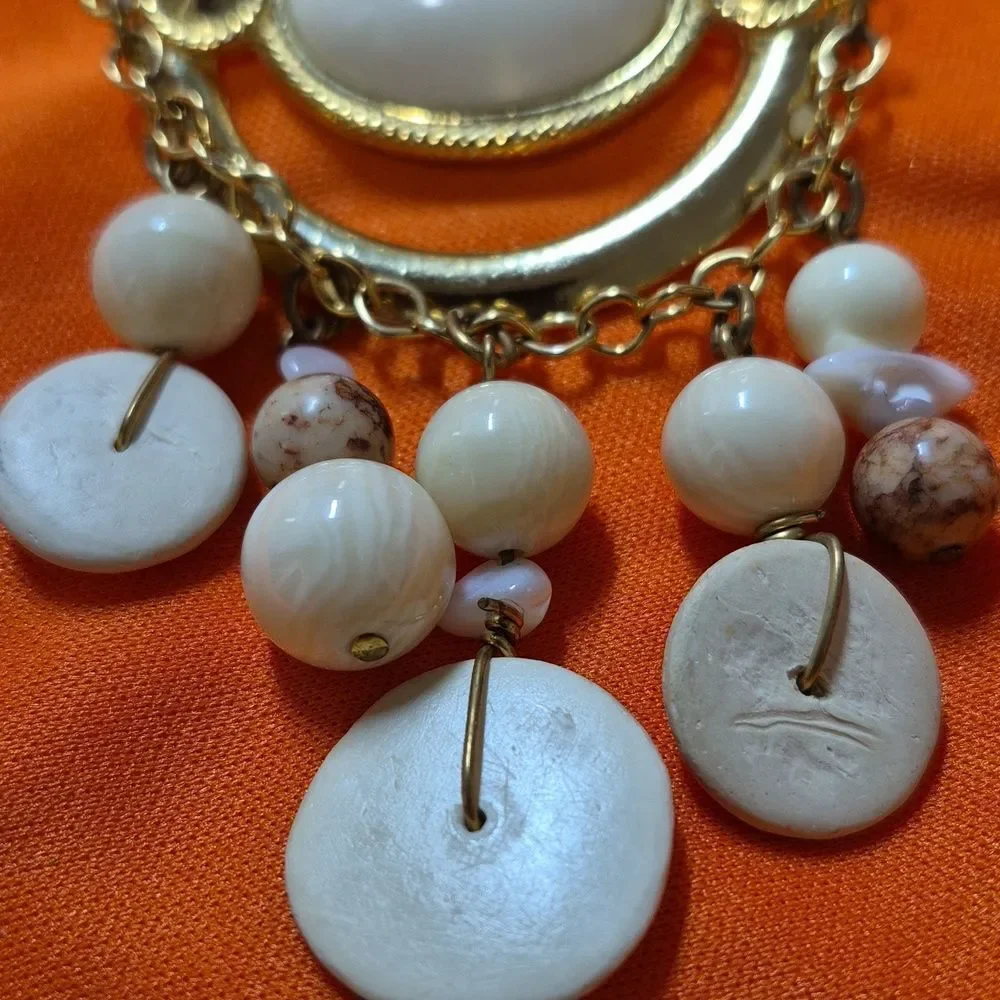 Vintage 1980's Gold Tone with Stone Design Broach Pin